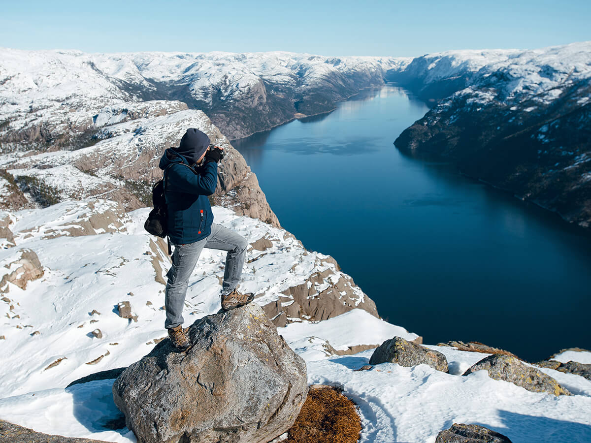 Subida a Preikestolen en invierno