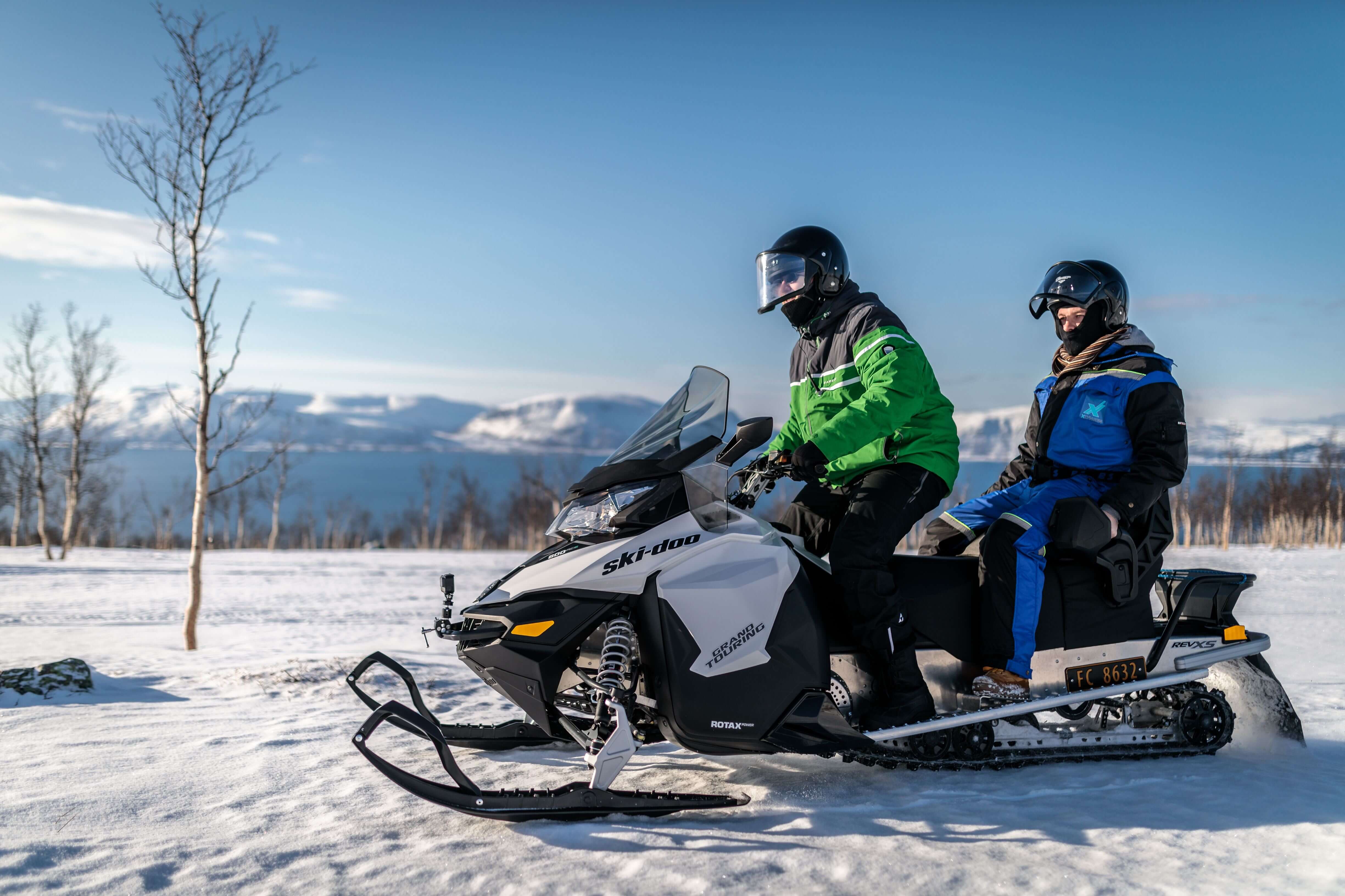 Paseo en moto de nieve