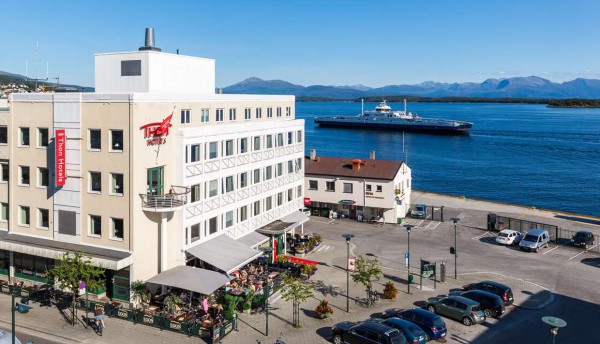 Yoga y senderismo - Thon Hotel Moldefjord
