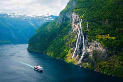 Crucero por el fiordo de Geiranger