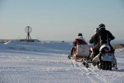 Excursión a Cabo Norte en moto de nieve
