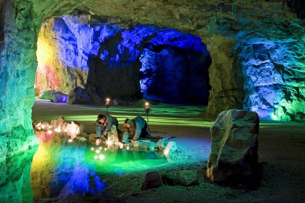 Cuevas mágicas blancas de Gudvangen