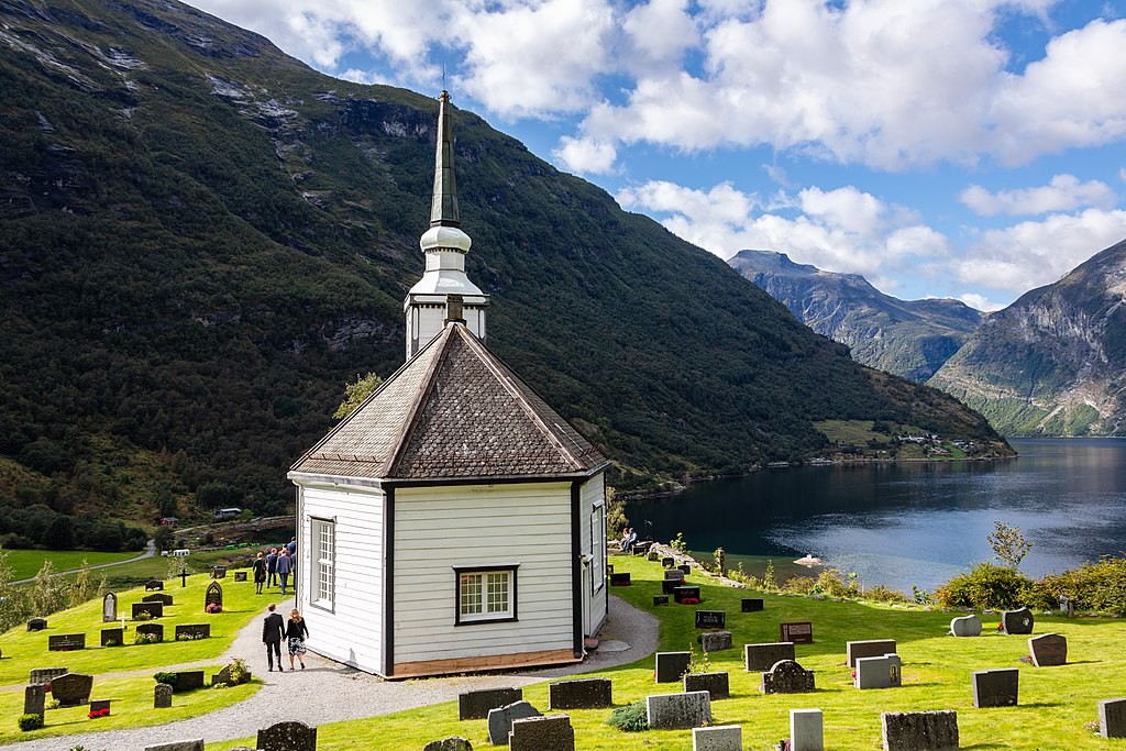 Iglesia de Geiranger