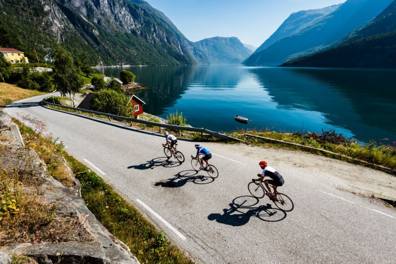 Deportes en el fiordo de Geiranger