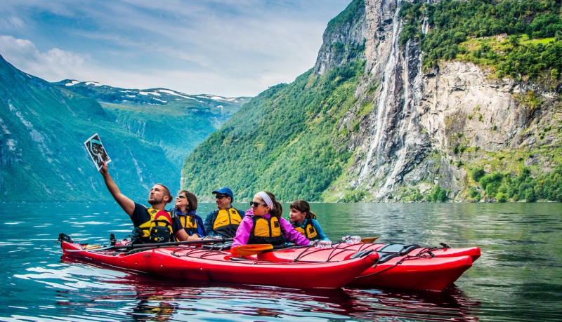 Deportes en el fiordo de Geiranger