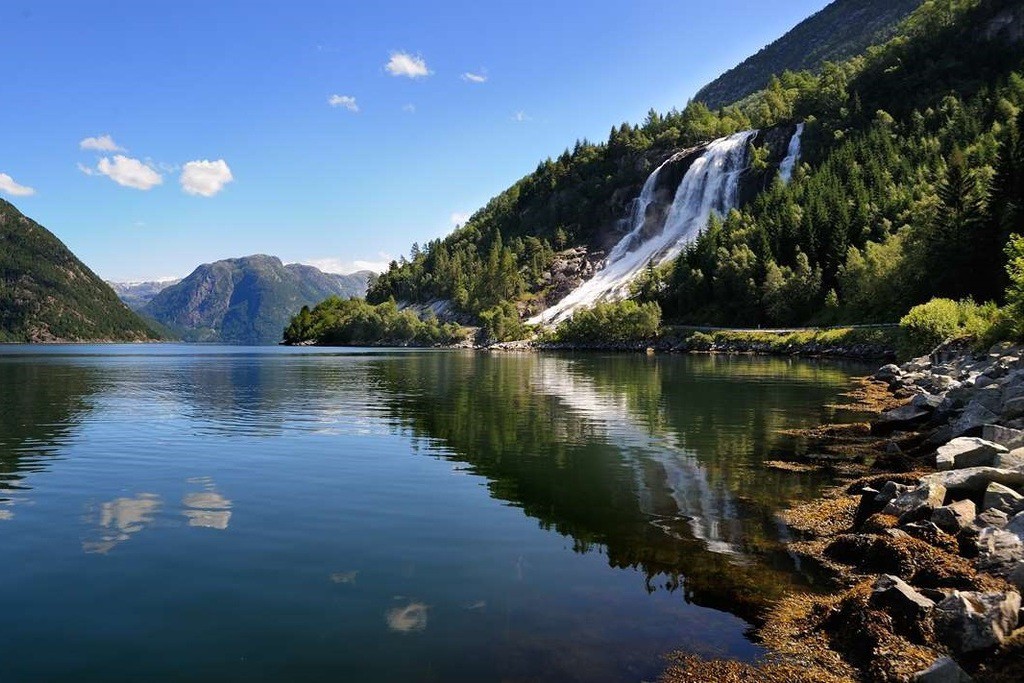 Cascada de Furebergsfossen