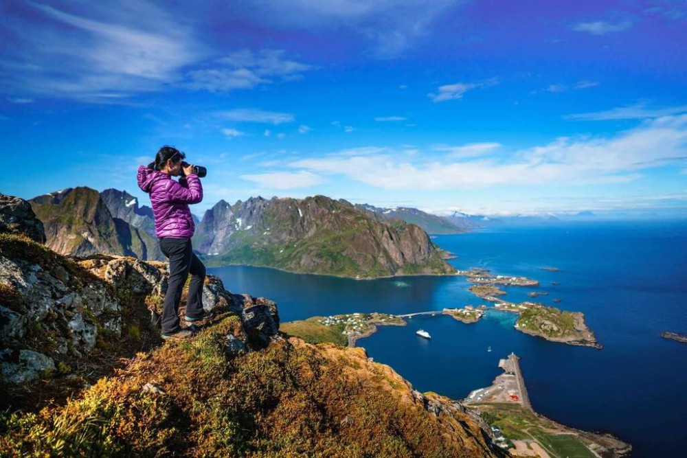 Fiordos Noruegos - Norte mágico: Auroras boreales, paisajes árticos y ballenas