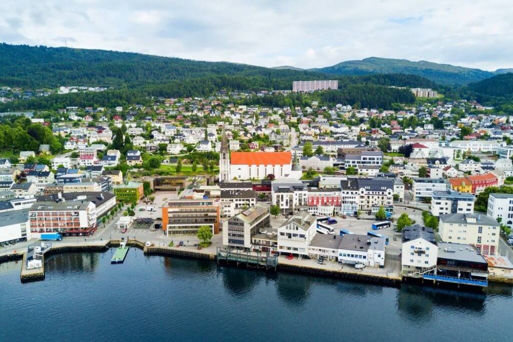 Fiordos Noruegos - Yoga y senderismo